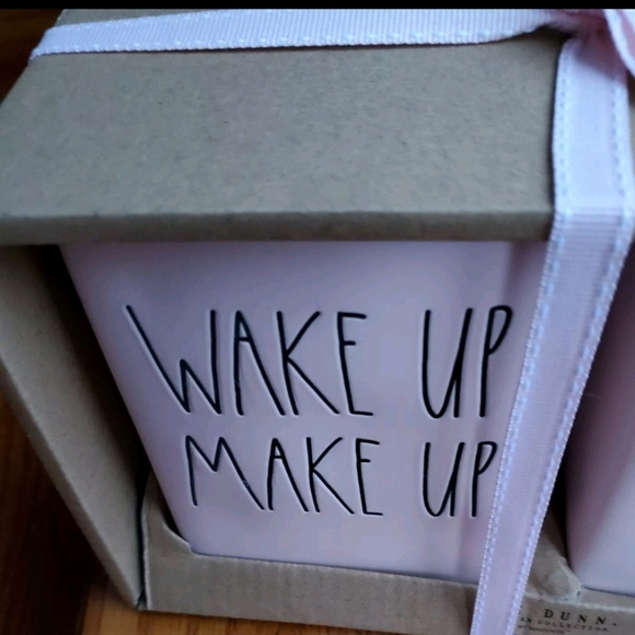 Retired Rae Dunn Blush Pink "WAKE UP MAKE UP" Brush Holder Set. Collectible &HTF - Picture 7 of 8